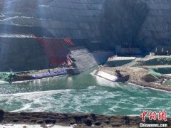 <b>西藏湘河水利枢纽工程如期成功截流</b>